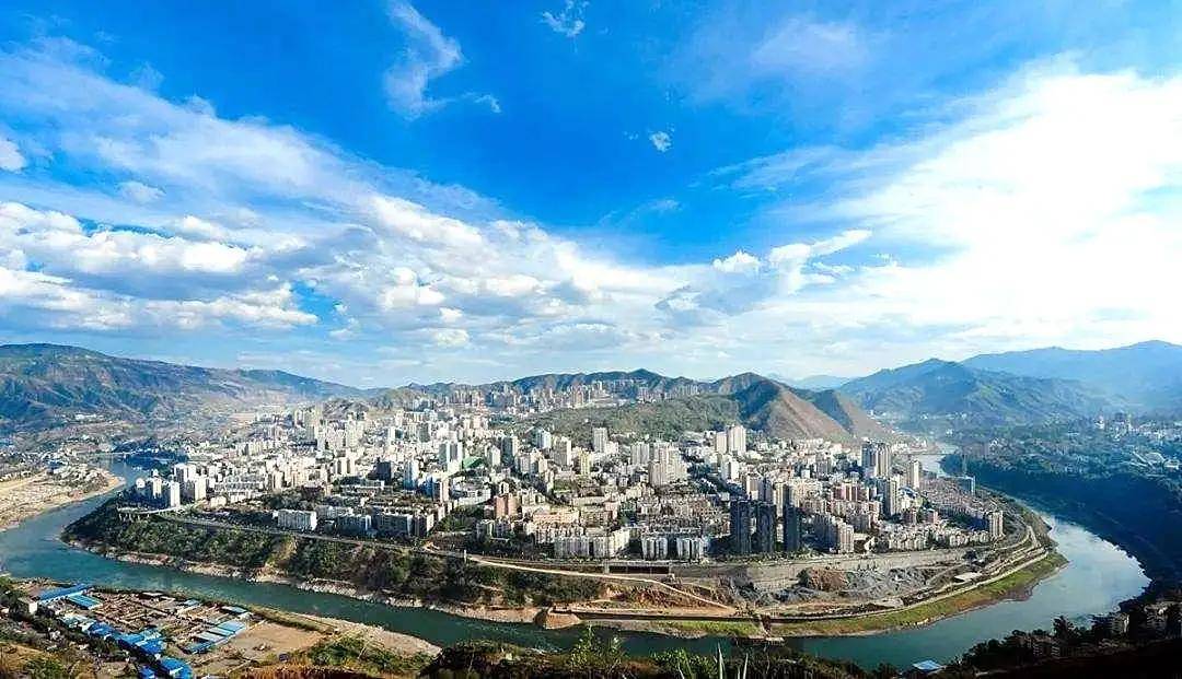 走进四川，历史文化的瑰宝与美食美景的盛宴